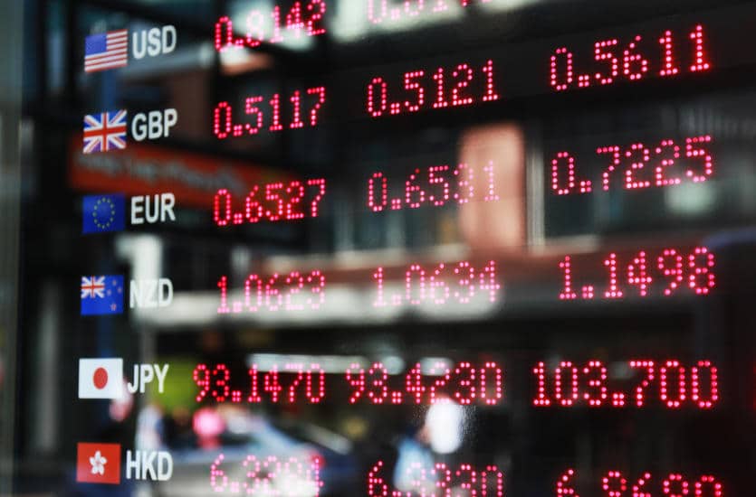 Échanger vos devises à Paris : comment choisir le bon bureau de change