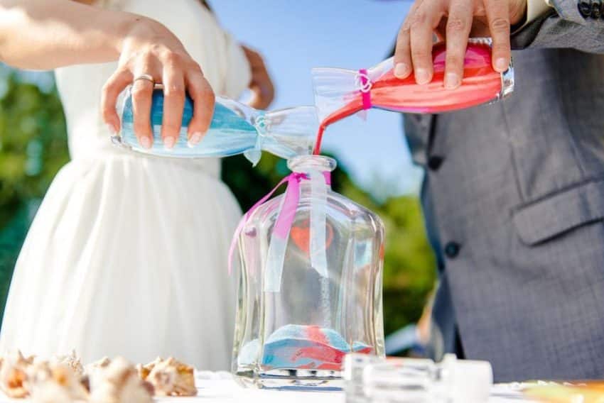 Comment faire le rituel du sable dans un mariage?