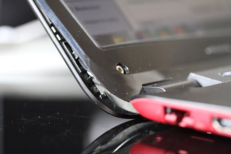 Est-il facile de changer la charnière de votre ordinateur portable?