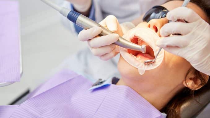 Retrouver le sourire : les soins dentaires sont enfin accessibles à tous