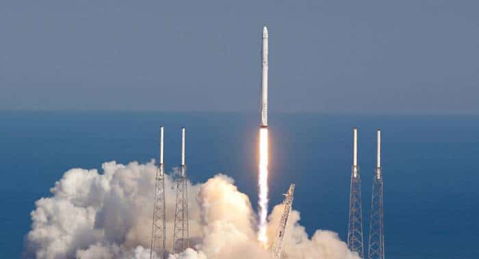 SpaceX achève son 50e lancement de Falcon 9